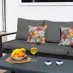 Будинок відпочинку Exceptional With Private Pool
