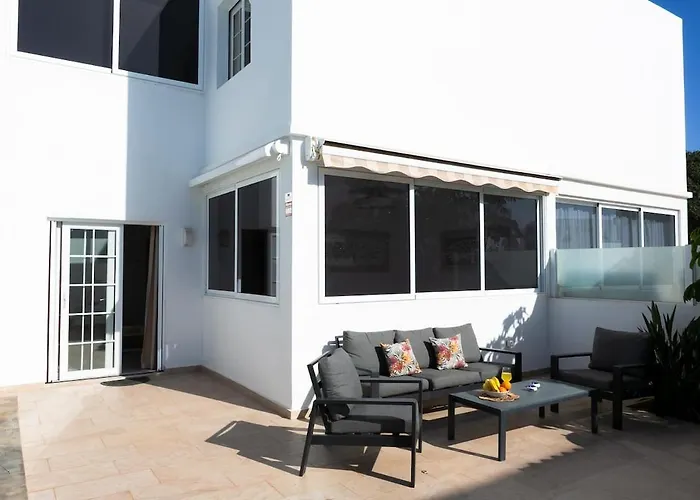 Exceptional With Private Pool Hébergement de vacances *